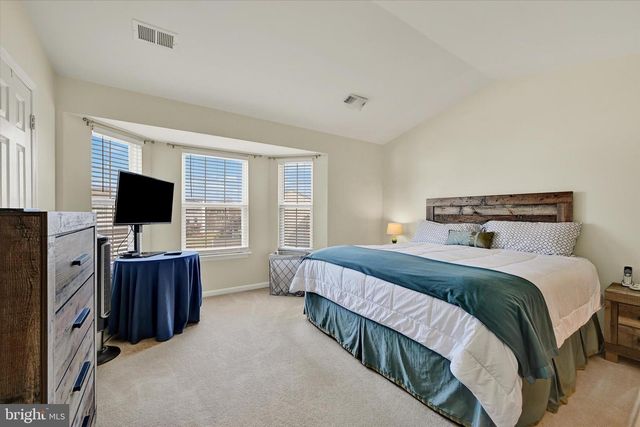 660 HUNTING FIELDS RD, Middle River, MD 21220