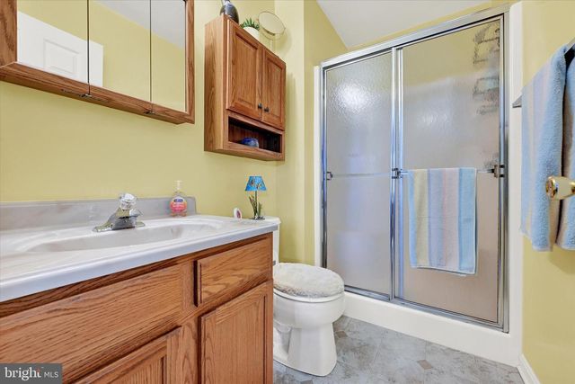 660 HUNTING FIELDS RD, Middle River, MD 21220