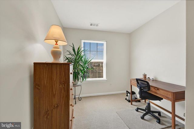 660 HUNTING FIELDS RD, Middle River, MD 21220