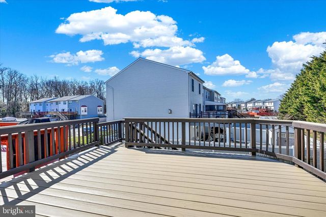 660 HUNTING FIELDS RD, Middle River, MD 21220