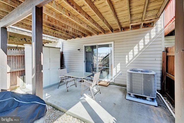 660 HUNTING FIELDS RD, Middle River, MD 21220