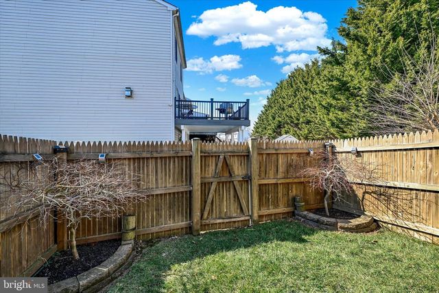 660 HUNTING FIELDS RD, Middle River, MD 21220