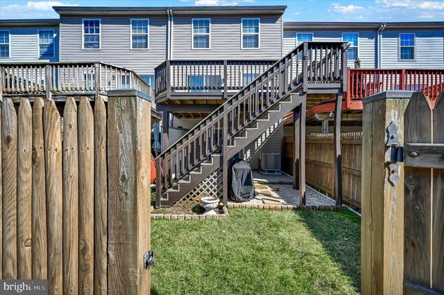 660 HUNTING FIELDS RD, Middle River, MD 21220