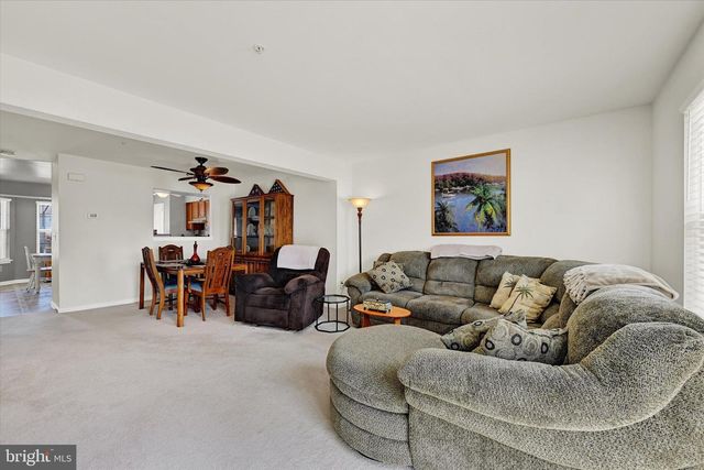 660 HUNTING FIELDS RD, Middle River, MD 21220