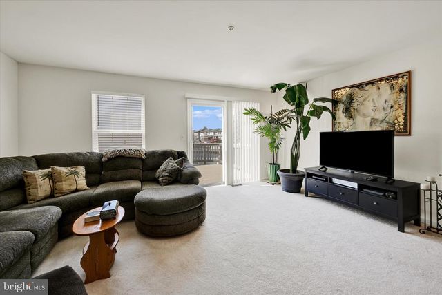 660 HUNTING FIELDS RD, Middle River, MD 21220