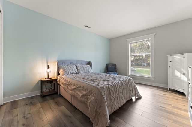 1300 Winding Ridge Lane C10, Valparaiso, IN 46383