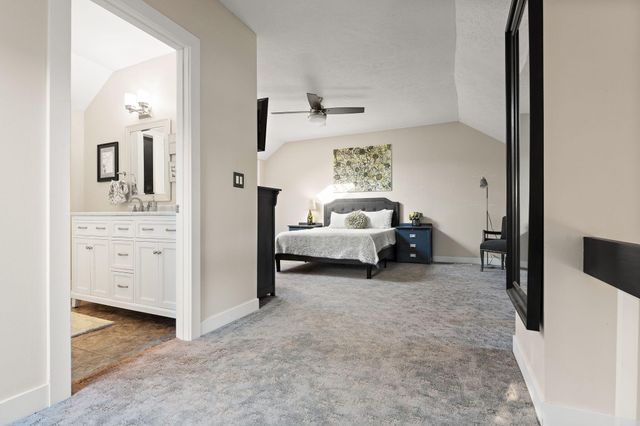 1300 Winding Ridge Lane C10, Valparaiso, IN 46383