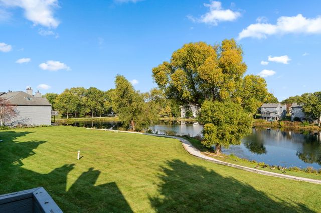 1300 Winding Ridge Lane C10, Valparaiso, IN 46383