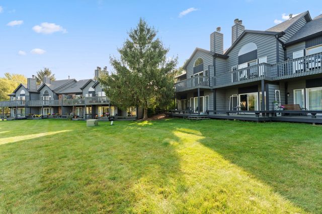 1300 Winding Ridge Lane C10, Valparaiso, IN 46383