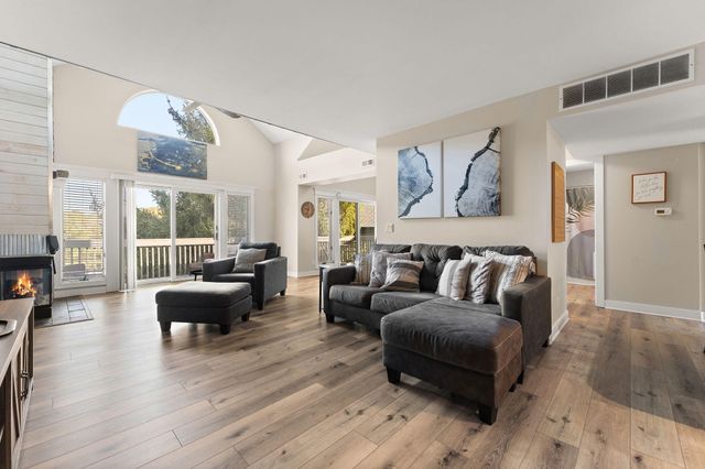 1300 Winding Ridge Lane C10, Valparaiso, IN 46383