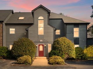 1300 Winding Ridge Lane C10, Valparaiso, IN 46383