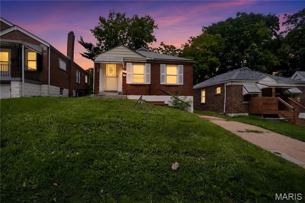 4117 Begg Boulevard, St Louis, MO 63121