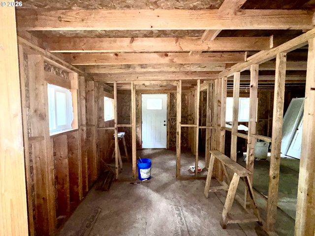 4923 MITCHELL LOOP Rd, Florence, OR 97439