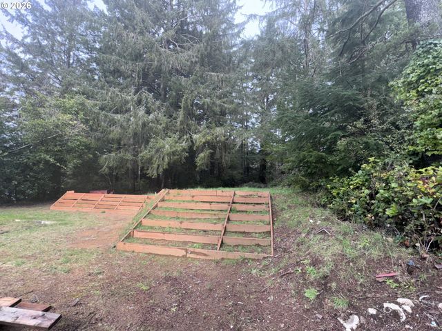 4923 MITCHELL LOOP Rd, Florence, OR 97439