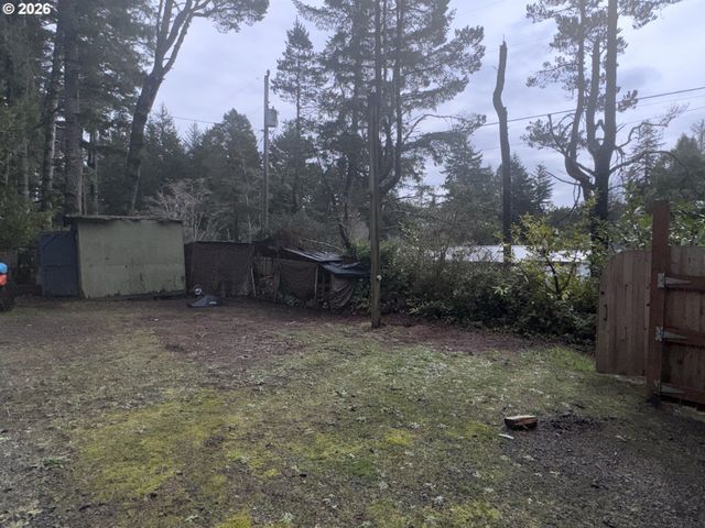 4923 MITCHELL LOOP Rd, Florence, OR 97439