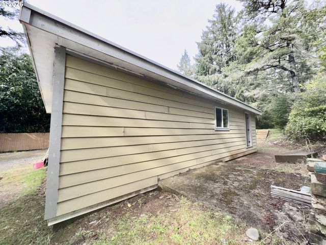 4923 MITCHELL LOOP Rd, Florence, OR 97439