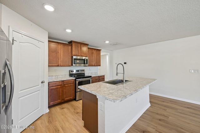 2205 PEBBLE POINT Drive, Green Cove Springs, FL 32043