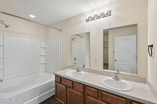 2205 PEBBLE POINT Drive, Green Cove Springs, FL 32043