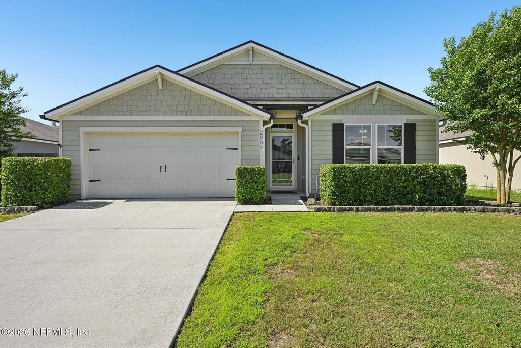 2205 PEBBLE POINT Drive, Green Cove Springs, FL 32043