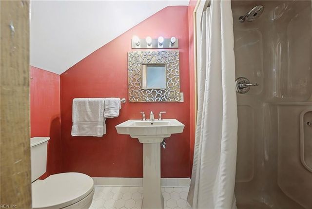 3008 Lynndale RD, Virginia Beach, VA 23452