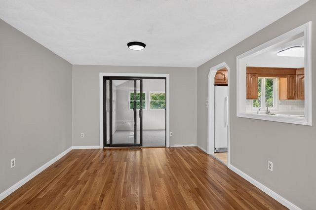 14 Fred St, Burlington, MA 01803