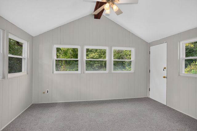 14 Fred St, Burlington, MA 01803