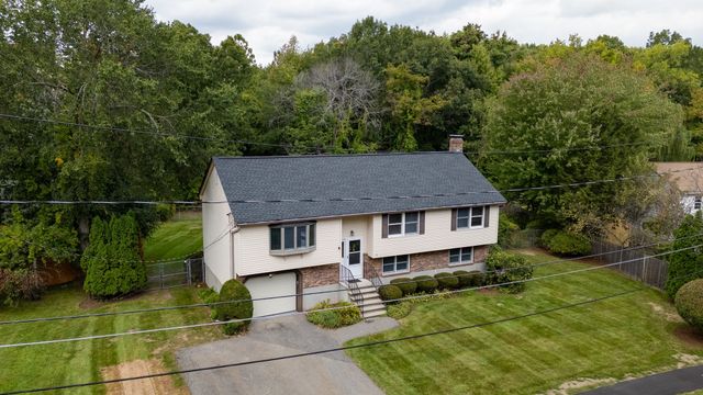 14 Fred St, Burlington, MA 01803