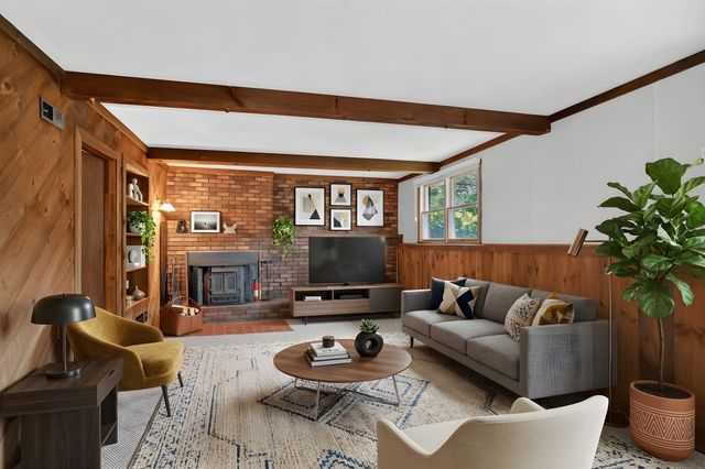 14 Fred St, Burlington, MA 01803