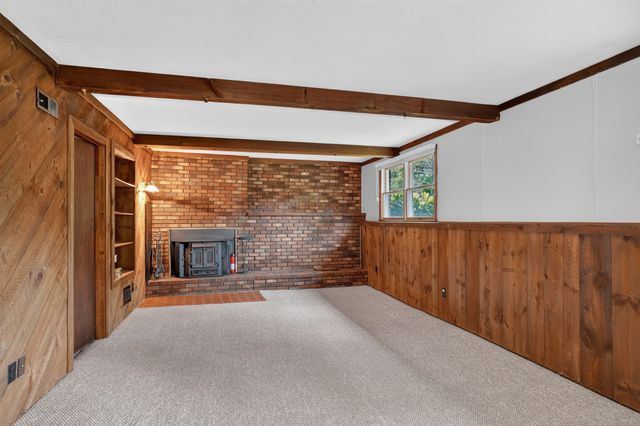 14 Fred St, Burlington, MA 01803