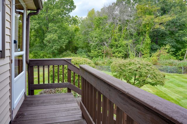 14 Fred St, Burlington, MA 01803