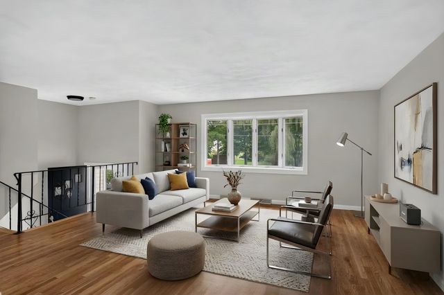 14 Fred St, Burlington, MA 01803