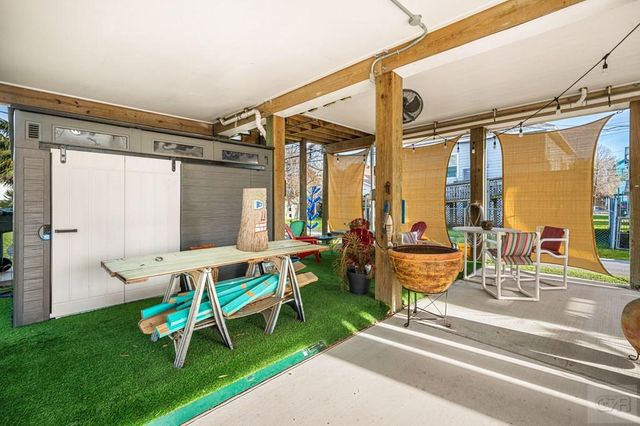 710 35th Street, Galveston, TX 77550