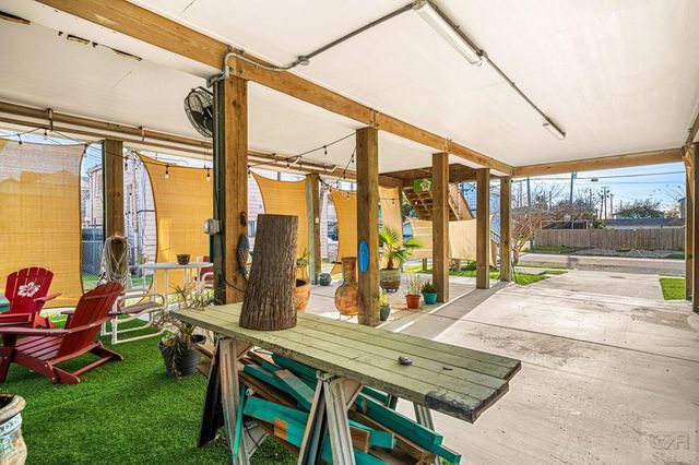 710 35th Street, Galveston, TX 77550