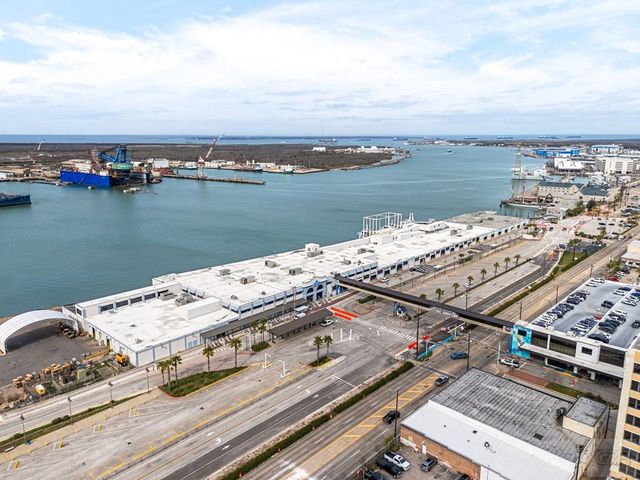 710 35th Street, Galveston, TX 77550