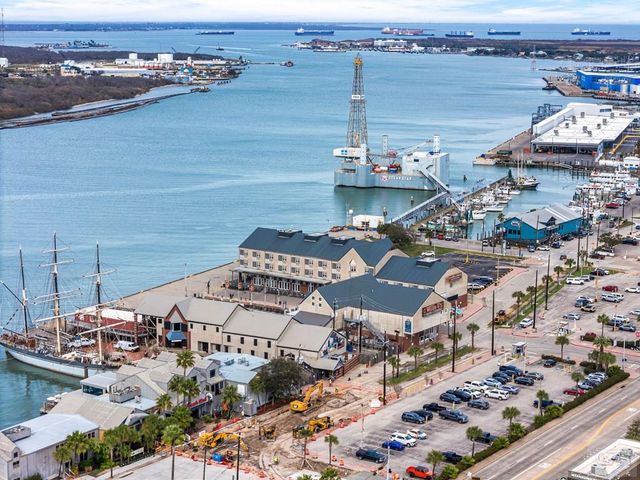 710 35th Street, Galveston, TX 77550