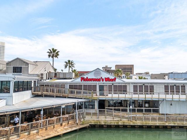 710 35th Street, Galveston, TX 77550