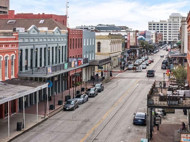 710 35th Street, Galveston, TX 77550