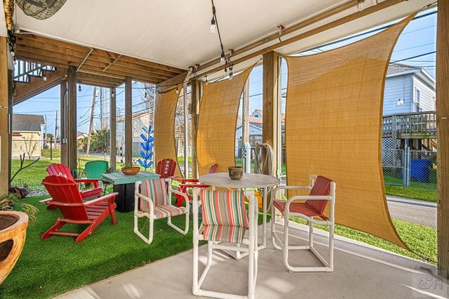 710 35th Street, Galveston, TX 77550