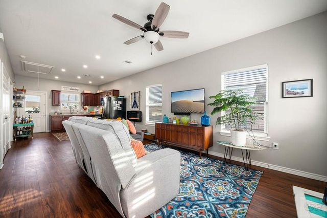 710 35th Street, Galveston, TX 77550