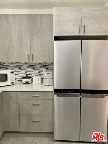 146 S Clark Drive 102, Los Angeles, CA 90048