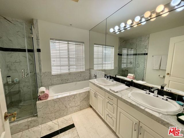146 S Clark Drive 102, Los Angeles, CA 90048