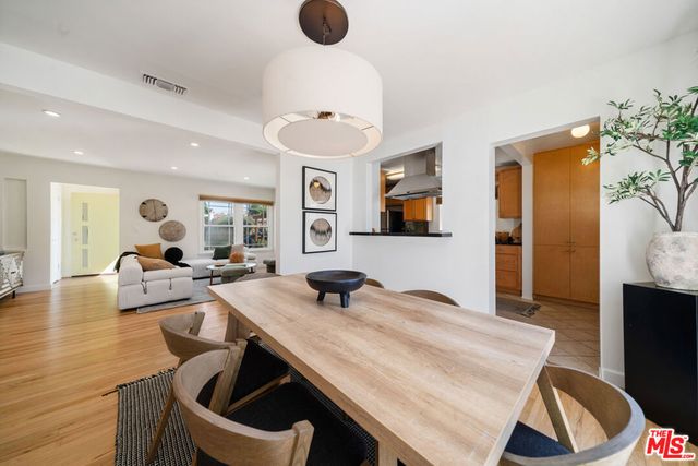 3945 Lyceum Avenue, Los Angeles, CA 90066