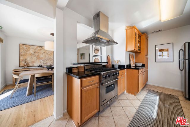 3945 Lyceum Avenue, Los Angeles, CA 90066