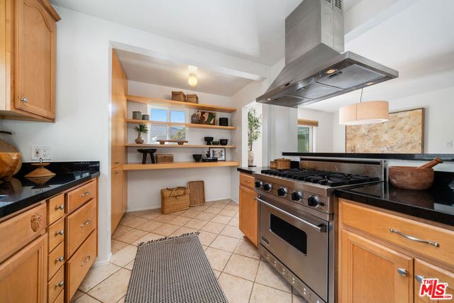 3945 Lyceum Avenue, Los Angeles, CA 90066
