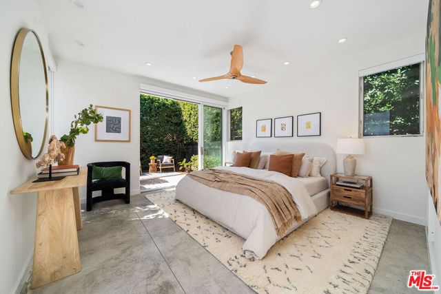 3945 Lyceum Avenue, Los Angeles, CA 90066
