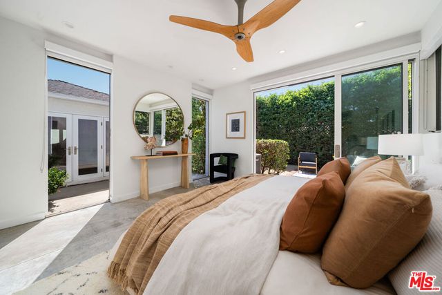 3945 Lyceum Avenue, Los Angeles, CA 90066
