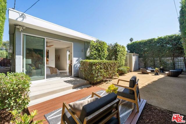 3945 Lyceum Avenue, Los Angeles, CA 90066