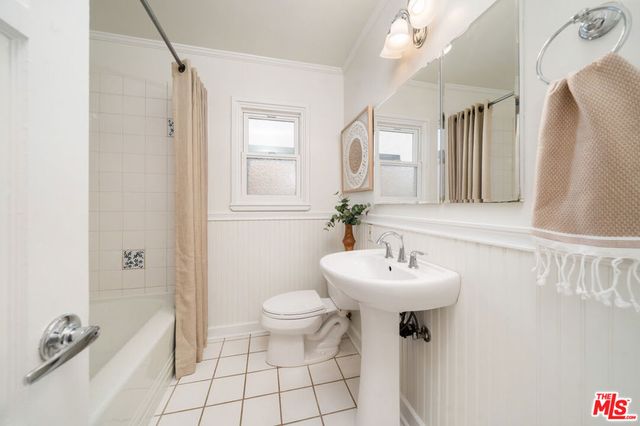 3945 Lyceum Avenue, Los Angeles, CA 90066