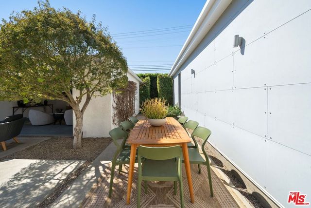 3945 Lyceum Avenue, Los Angeles, CA 90066