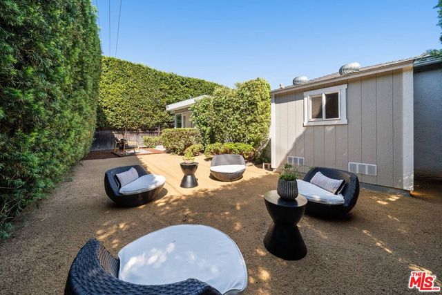 3945 Lyceum Avenue, Los Angeles, CA 90066